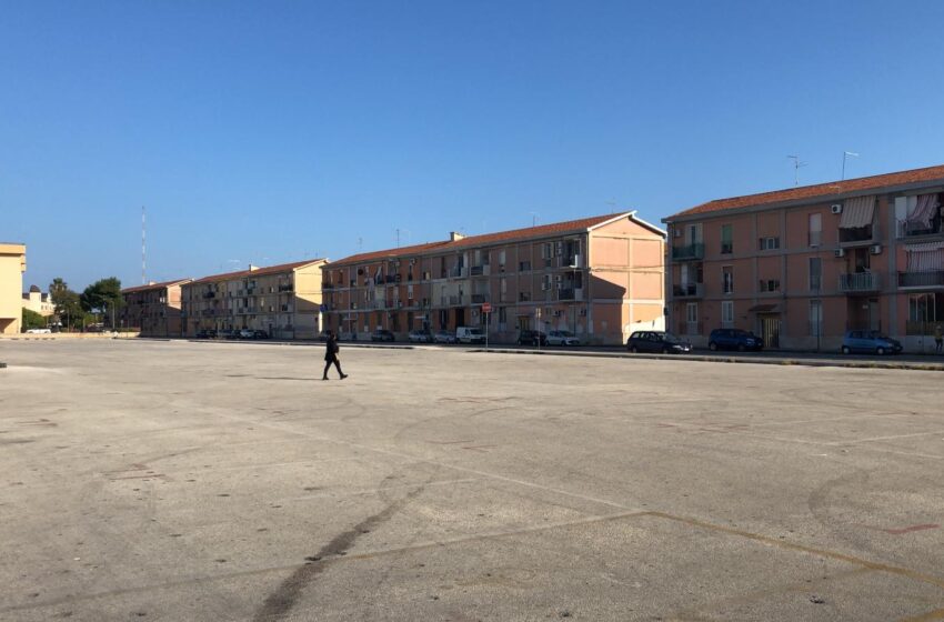  Siracusa. Lo strano mercoledì della fiera sospesa a metà: vuoto piazzale Sgarlata