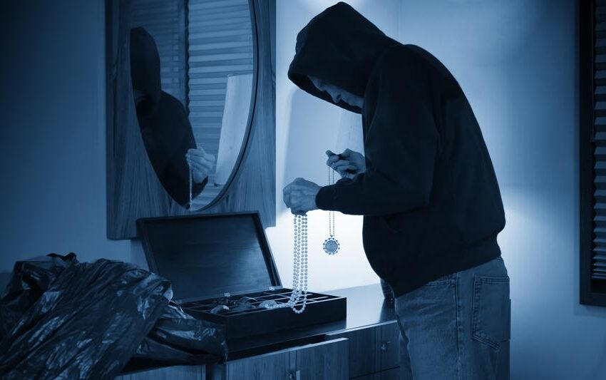 Noto. Tentato furto in abitazione, denunciato catanese in trasferta: incastrato dalle telecamere