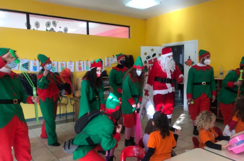 A Priolo regali per i bambini, li consegna a domicilio il trenino di Babbo Natale