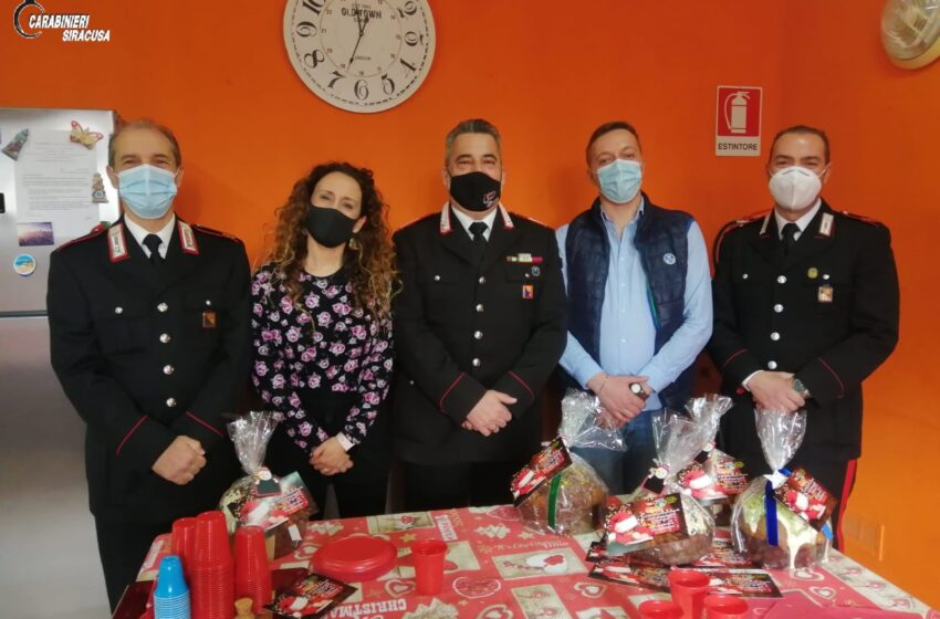  I Carabinieri danno una mano a Babbo Natale, regali per La Casa dei Bambini di Priolo