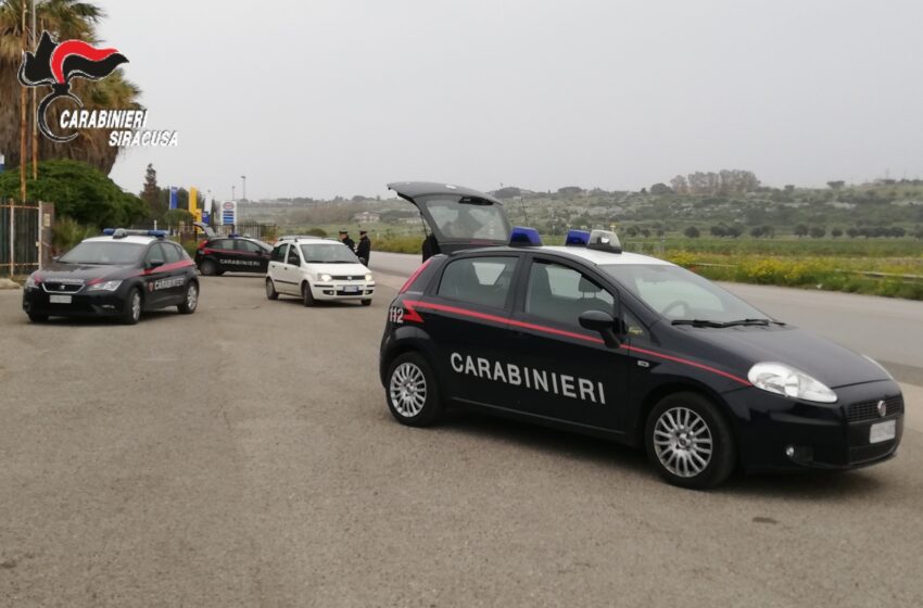  Fuori senza valido motivo o in pieno coprifuoco: 12 sanzioni dei Carabinieri in poche ore