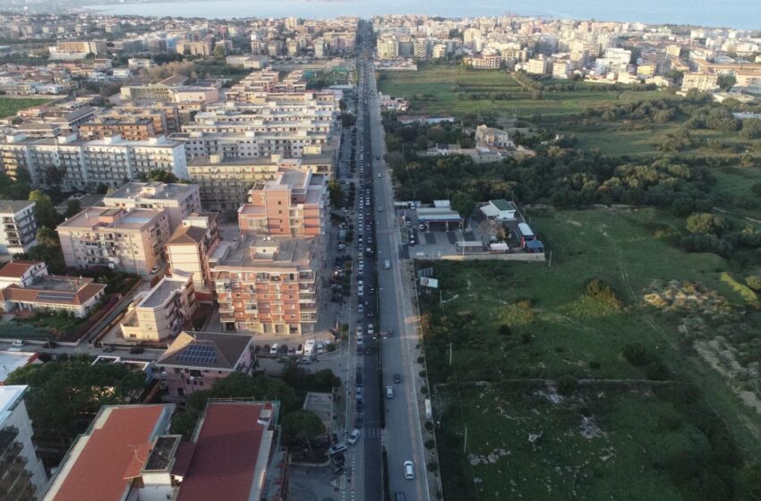  VIDEO. Lunga fila di auto in viale Scala Greca, tutti in attesa del tampone