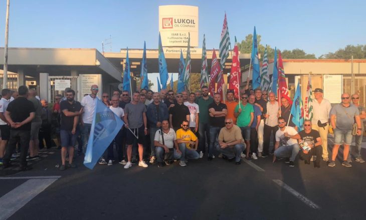  La crisi della zona industriale, incontro Lukoil-sindacati: "salvaguardare tutti gli occupati"