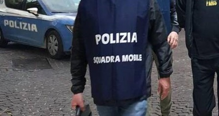  Arma abusiva e ricettazione: siracusana di 43 anni arrestata dalla Squadra Mobile