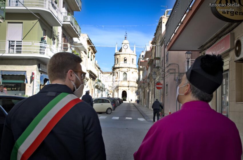  Floridia. Sagrato della Chiesa Madre e collegamento con piazza Umberto, ok al progetto