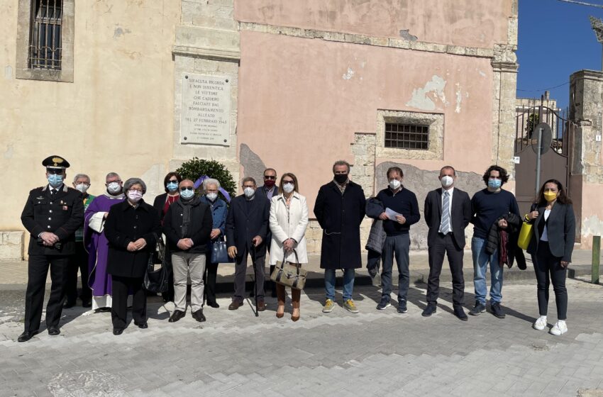  Siracusa. Commemorate le 56 vittime civili del bombardamento del 43 su piazza Santa Lucia