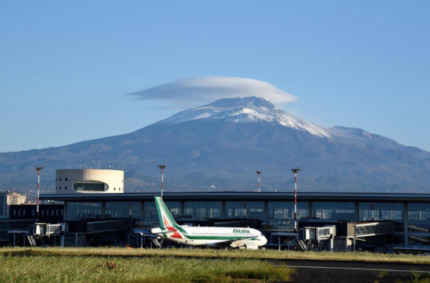  Cenere lavica dell'Etna, riapre all'aeroporto di Catania. "Emergenza conclusa"