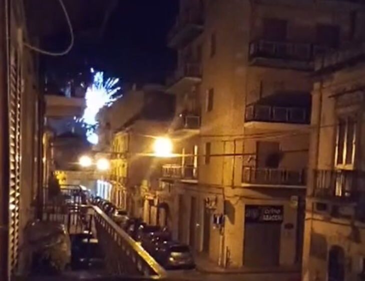  Fuochi d’artificio in Ortigia, c’è chi dice basta: Granata scrive al prefetto, “intollerabile”