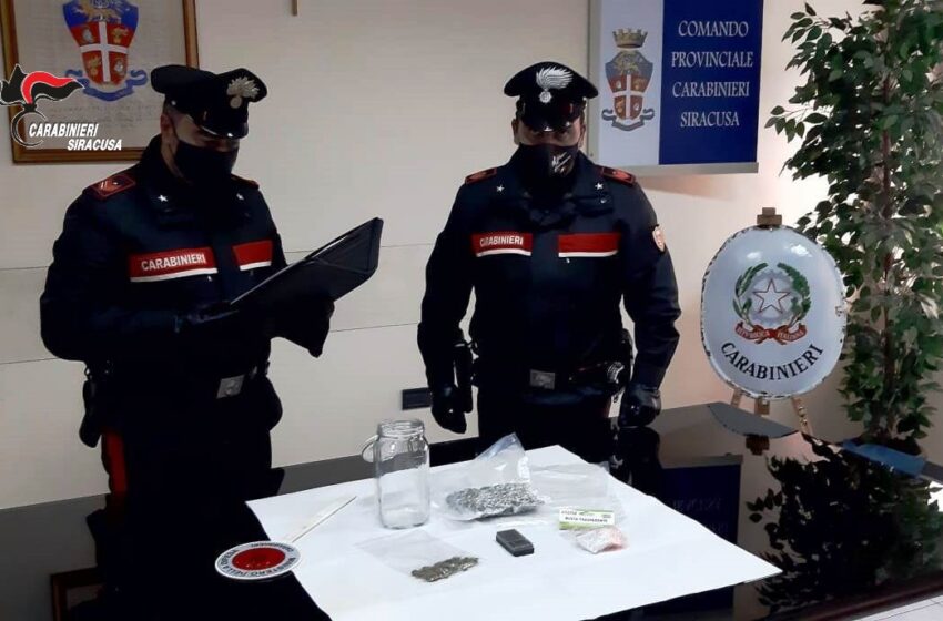  Siracusa. Acquista droga tramite corriere: smascherato e denunciato dai carabinieri