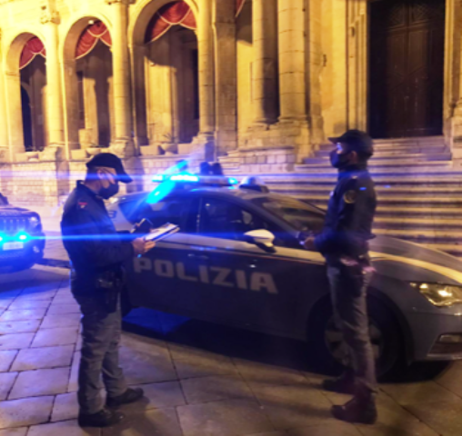  Festa per un 18esimo compleanno e assembramenti di giovani: controlli e sanzioni della polizia