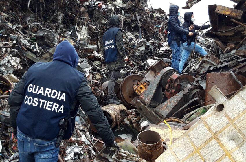  Rottami ferrosi pronti per essere spediti: "Ma erano rifiuti", scatta il sequestro