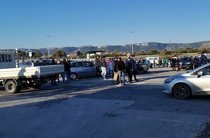  Blocchi nell'area industriale e zona rossa, si alza la tensione nella vertenza Bng