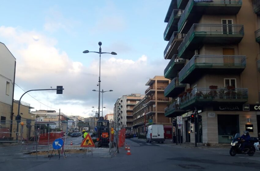  Siracusa. Lavori urgenti in viale Teracati: si ripristina una linea dell'alta tensione