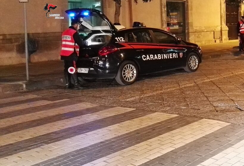  Siracusa. In auto con nunchaku o in possesso di droga: quattro denunciati