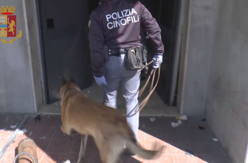  Fortino della droga smantellato in via Italia, in due arrestati sul terrazzo