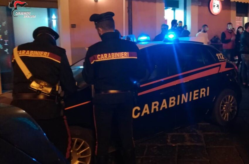  Covid: alla festa di compleanno arrivano i Carabinieri, multati in 20 a Solarino