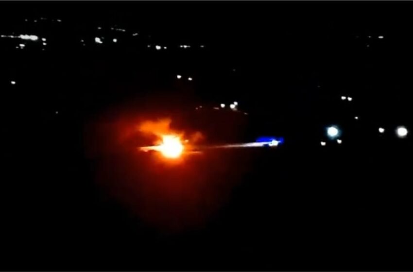  Auto prende fuoco in autostrada, scena visibile da Belvedere: paura ma nessun ferito