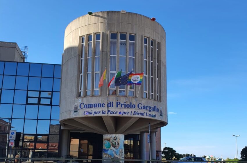  Giornata contro l'omofobia, bandiere arcobaleno in tre Comuni: Siracusa, Floridia e Priolo