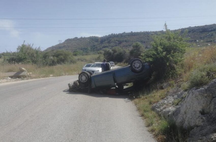  Auto si ribalta nei pressi di Priolo, lievemente ferito l'uomo alla guida