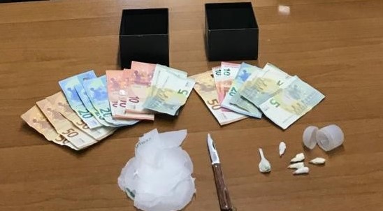  Market della cocaina in un appartamento, irruzione dei carabinieri: arrestato 33enne di Pachino