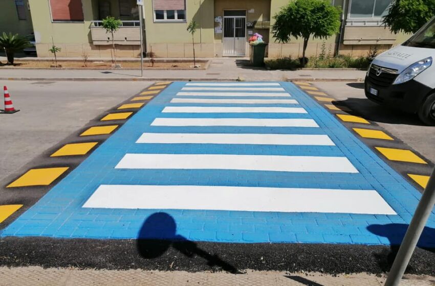 Strisce pedonali invisibili, la soluzione arriva da Floridia: resina al posto della vernice