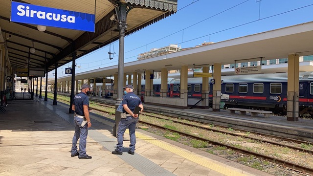  Green pass da oggi obbligatorio per salire a bordo di aerei, treni, navi e traghetti