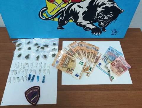  Spaccio di droga in terrazza, arrestato a Siracusa un 26enne con marijuana e cocaina