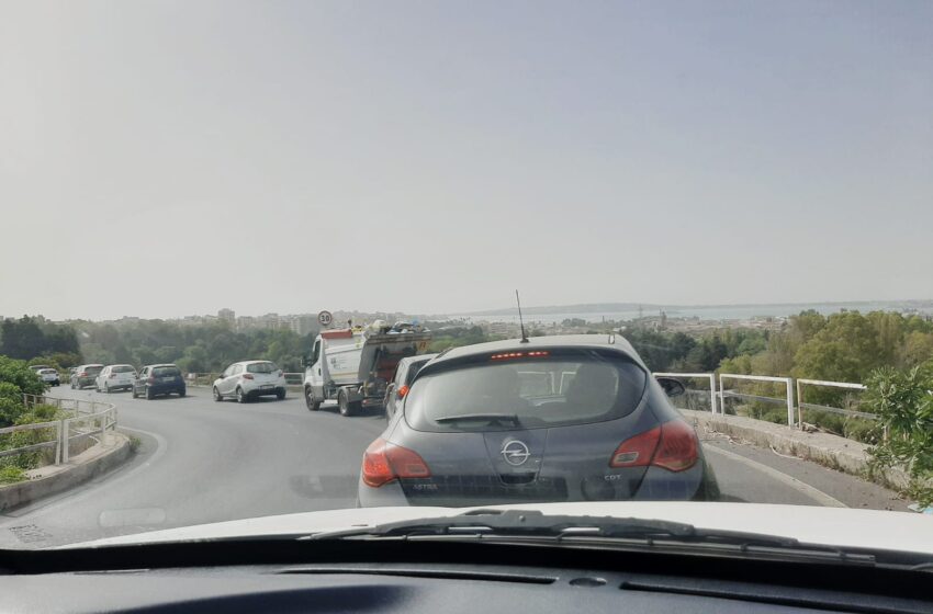  Siracusa. Lavori in via Grotticelle e un incidente in viale Paolo Orsi: si blocca la città