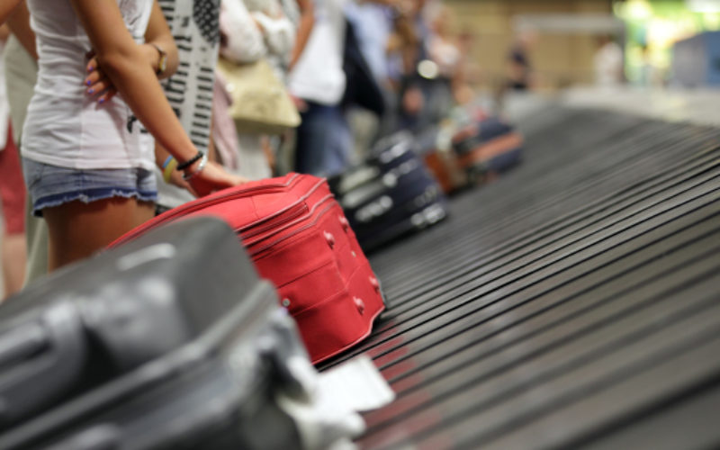 Rubano valigie all'aeroporto di Catania, due fratelli denunciati per ricettazione