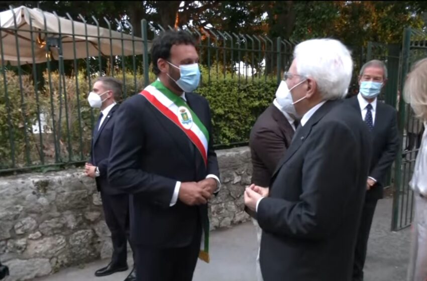  Il presidente Mattarella e il sindaco Italia a colloquio per alcuni istanti: ecco cosa si sono detti
