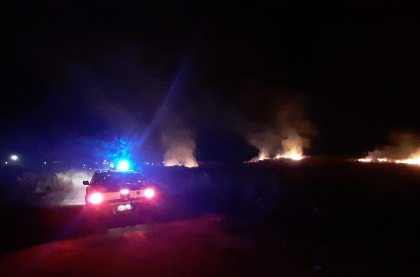  Notte infernale a Siracusa nord: i video e le foto del terrificante incendio di Città Giardino