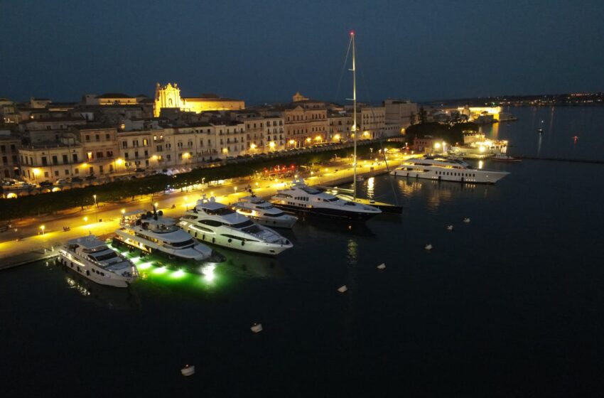  La settimana Dolce&Gabbana a Siracusa: i vip in yacht, piazza Duomo per la sfilata e…