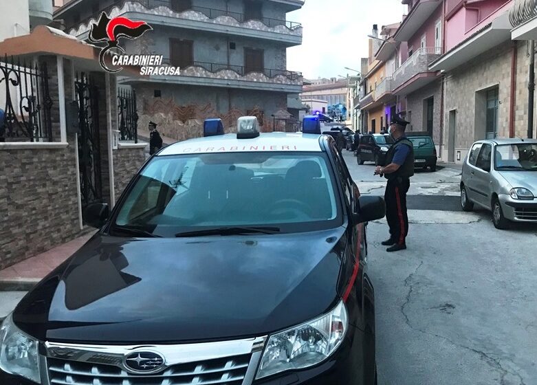  Inseguimento sui tetti di Noto, i Carabinieri arrestano un ricercato nel quartiere dei Caminanti