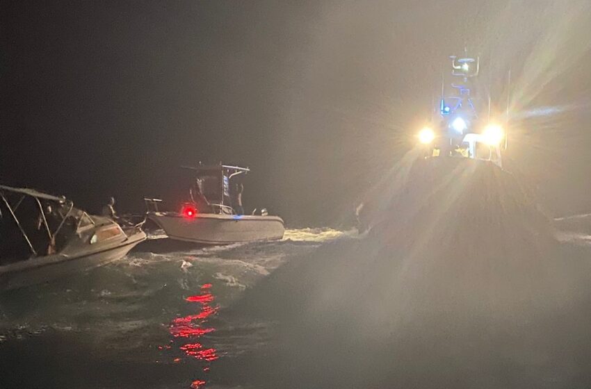  Barca contro gli scogli, la Guardia Costiera di Siracusa soccorre 13 persone al Plemmirio
