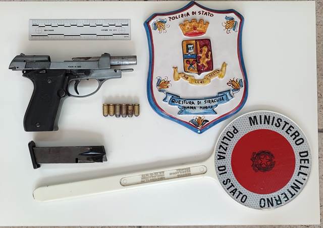  Pistola e munizioni nell’armadio: arrestato 28enne siracusano