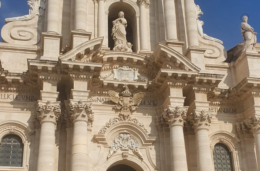  Duomo di Siracusa, lavori sui capitelli sulla facciata: manutenzione ordinaria