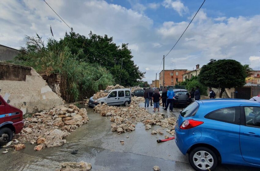  Il giorno dopo il nubifragio su Siracusa: perchè è “esploso” il muro di via Calabria?