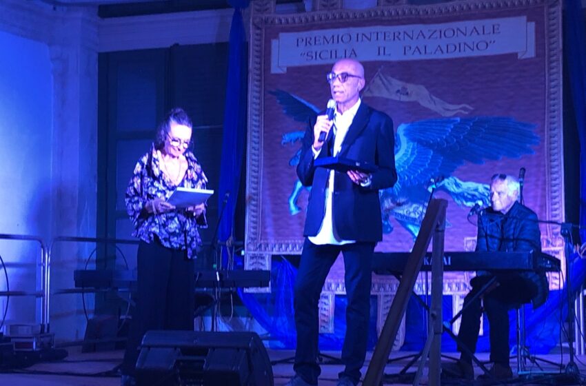  Premio Paladino a Mimmo Contestabile, voce di FMITALIA