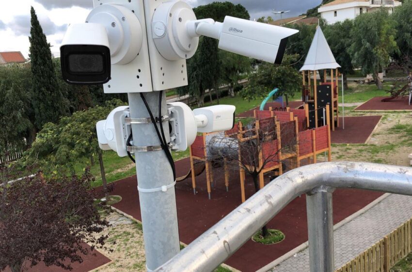  Sicurezza per i bimbi: a Melilli telecamere nei parchi gioco e nuove aule per la Mandolfo