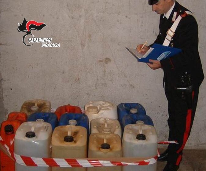  Furto di carburante, 200 litri stipati in taniche: arrestati due uomini a Noto
