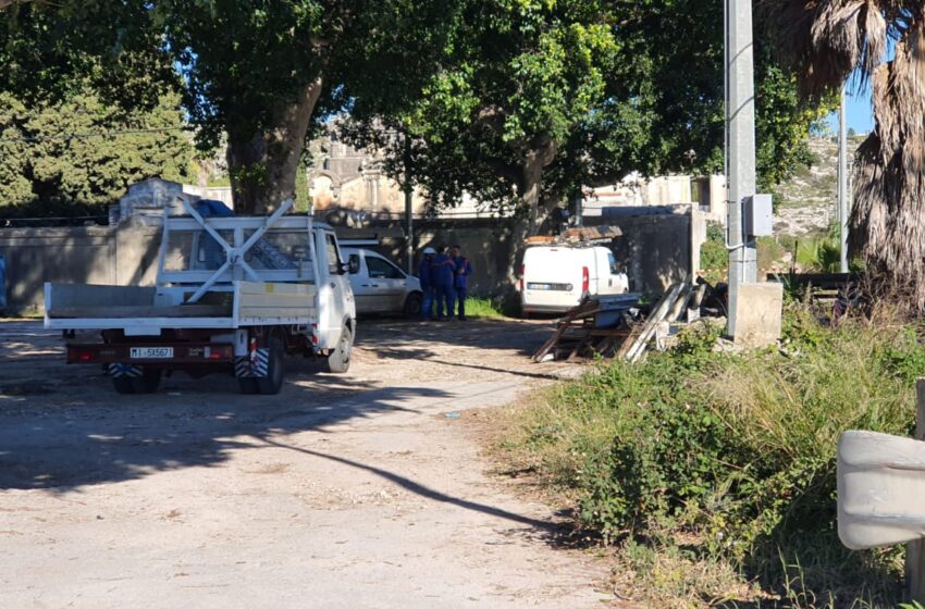 Siracusa. Ladri di rame senza vergogna: tranciati e rubati i cavi del cimitero