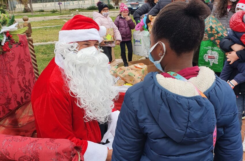  Festa per i bimbi al parco Robinson: Babbo Natale è…il sindaco di Siracusa