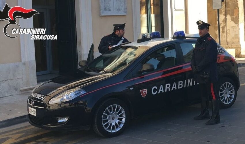  Va dai Carabinieri a presentare una denuncia, ma viene denunciata anche lei