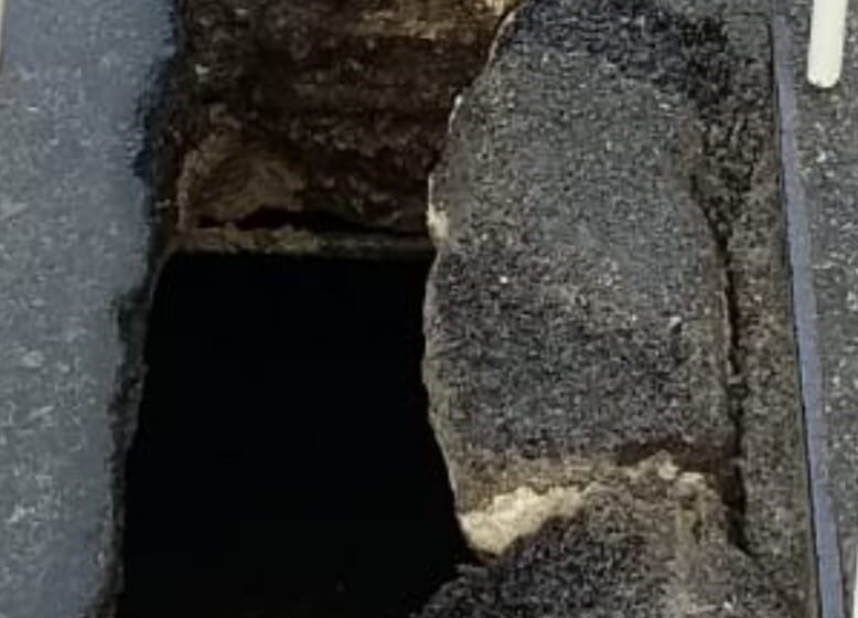 Siracusa. Voragine in viale Scala Greca, sulla strada “compare” una buca profonda un metro
