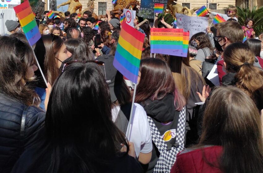  PeaceLink: manifestazione No War a Siracusa, il presidio in piazza Archimede