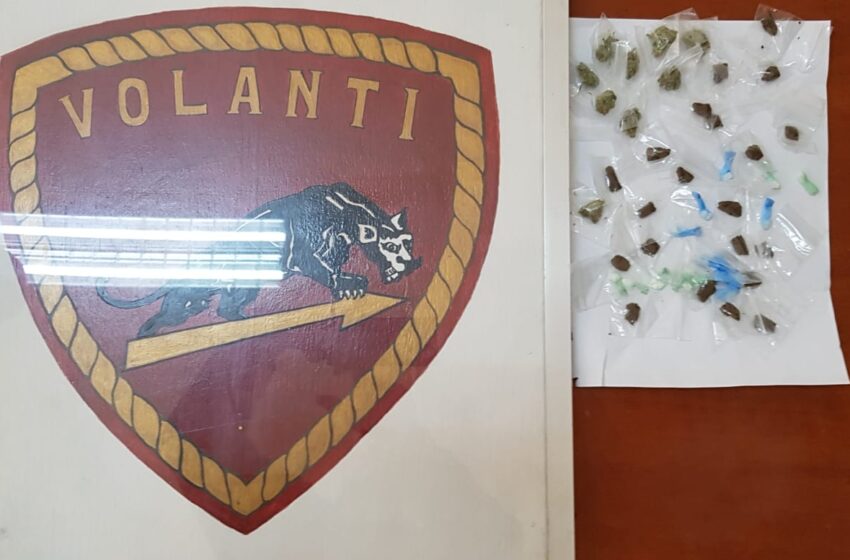  Piazze di spaccio, ancora un sequestro di stupefacenti in via Santi Amato