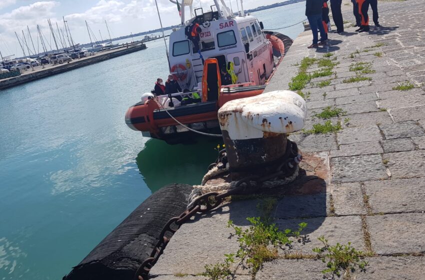  Corpo senza vita in mare, il ritrovamento in contrada Isola: è di un 41enne siracusano