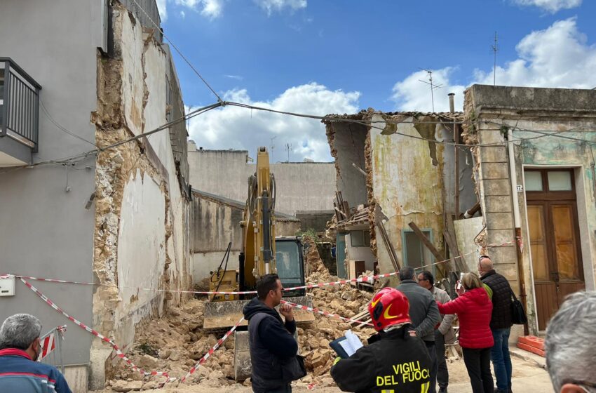 Incidente sul lavoro, operaio schiacciato da un muro: in elisoccorso al Cannizzaro