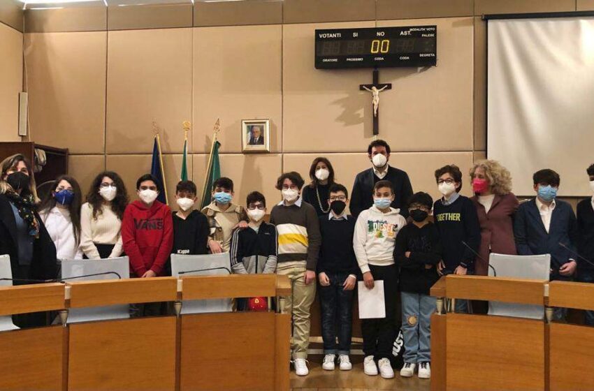 Siracusa. Consiglio comunale “riattivato” per un giorno: ma ad occupare gli scranni sono gli studenti