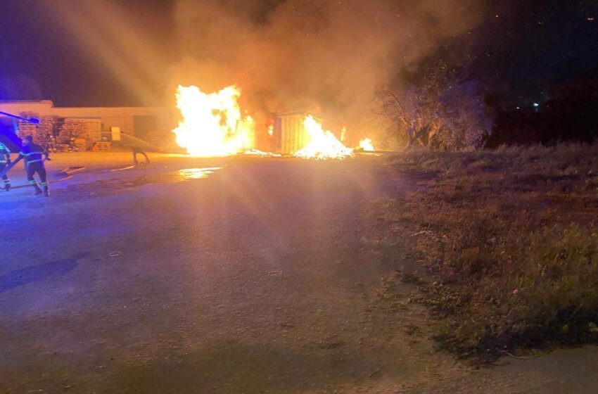  Incendio a Priolo, distrutto un deposito di proprietà della mamma di un assessore